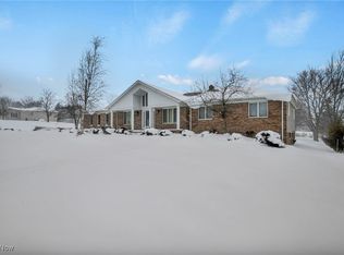 2775 Oak View Cir, Broadview Heights, OH 44147