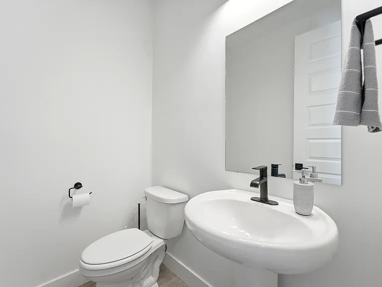 459 E Rimrock Ln — Photo 25