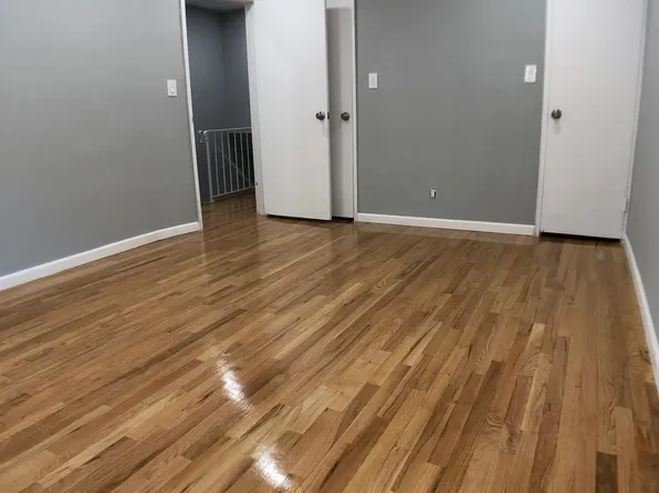 50 College Street image 19 of 31