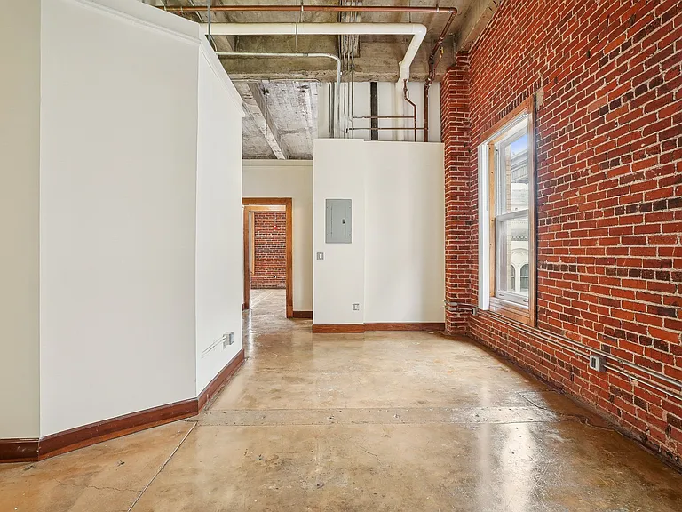 451 S Main St — Photo 9