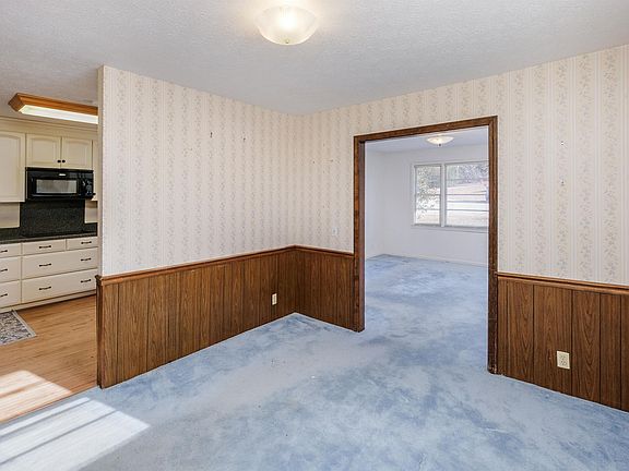 5th image of 30 Engel Dr