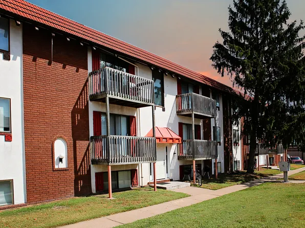 El Madrid, 1445 E Cherry St, Springfield, MO 65802