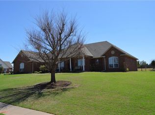 1414 E Red River Ter, Mustang, OK 73064