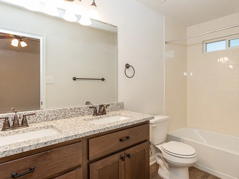 13902 Enzo Gate — Photo 9