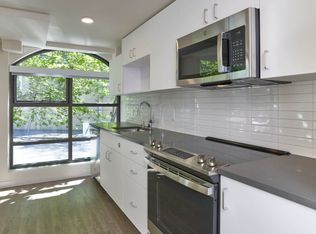 215 1st Ave W #1-102, Seattle, WA 98119