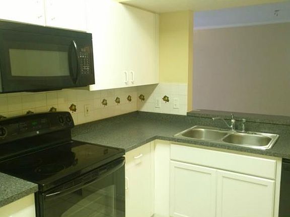 5th image of 13215 Villa Vista Dr APT 106
