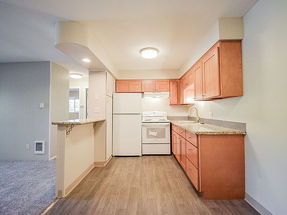 3rd image of 12870 SW Allen Blvd APT 8