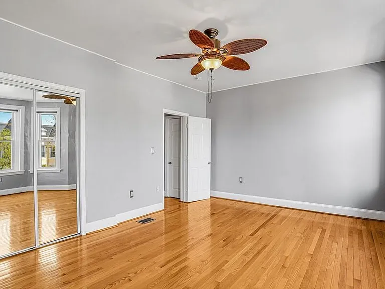 306 R St NW — Photo 46