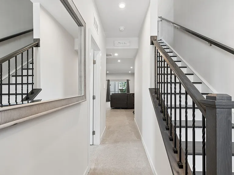 511 Willow Bend Dr — Photo 3