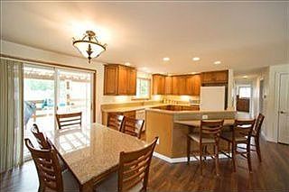 3rd image of 10225 Shermer Ln SE