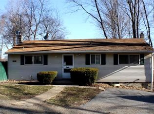 2 Indian Ave, Mahopac, NY 10541