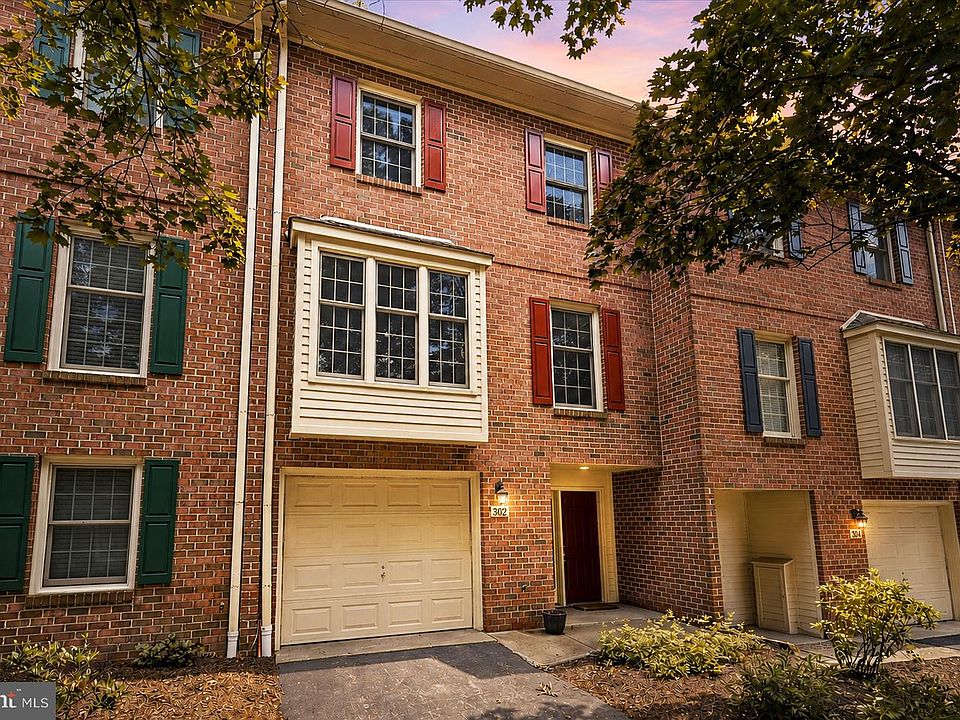 1st image of 302 Brighton Cir
