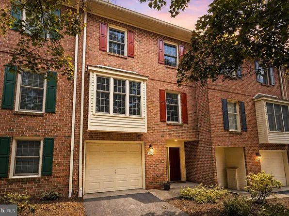 302 Brighton Cir, Devon, PA 19333