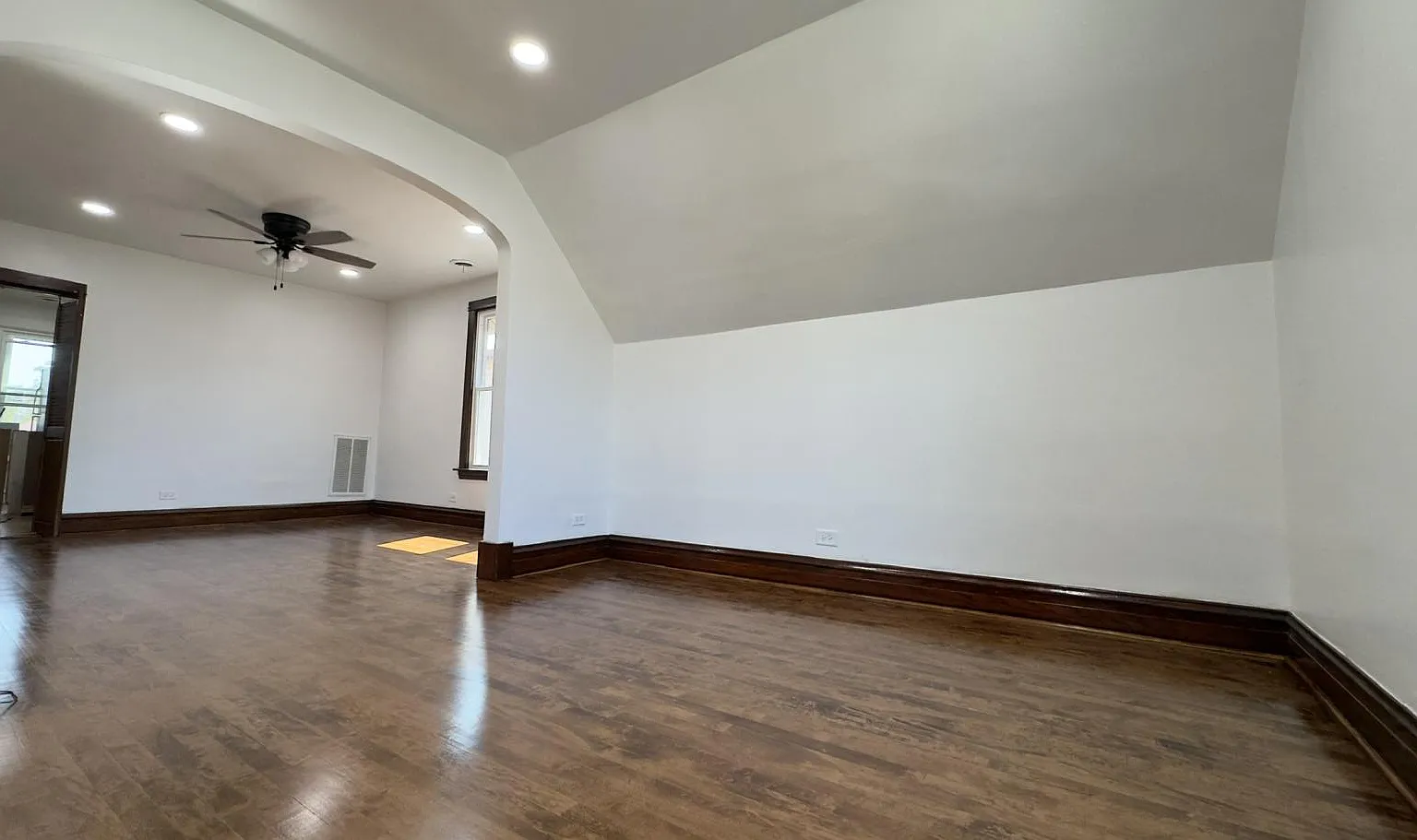 1 bed, 1000 sqft, $1,595 — Photo 4
