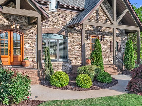 3rd image of 10 Great Lawn Dr
