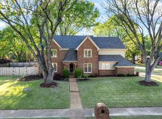947 Rolling Oaks Ln, Collierville, TN 38017