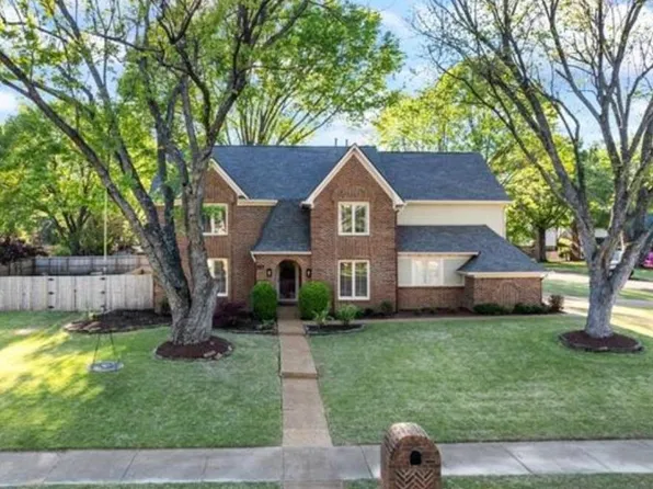 947 Rolling Oaks Ln, Collierville, TN 38017
