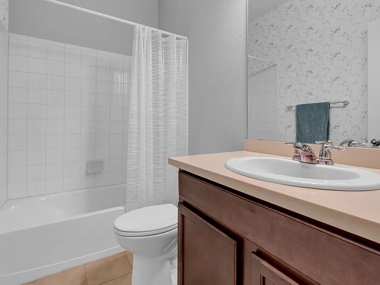1086 McMurdo Cir — Photo 7