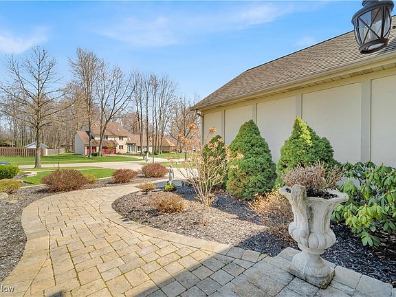 4th image of 6722 Silvermound Dr