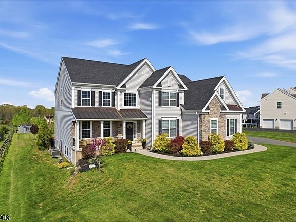 2nd image of 23 Claridge Ln