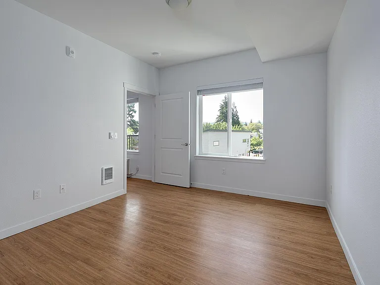 7550 N Lombard St — Photo 34
