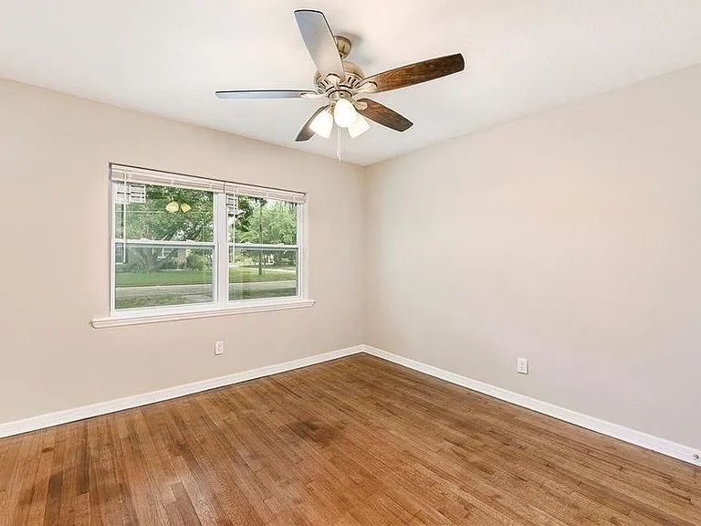 1300 Hardy Ave — Photo 7