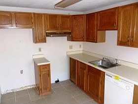5th image of 2751 N Harbor Dr
