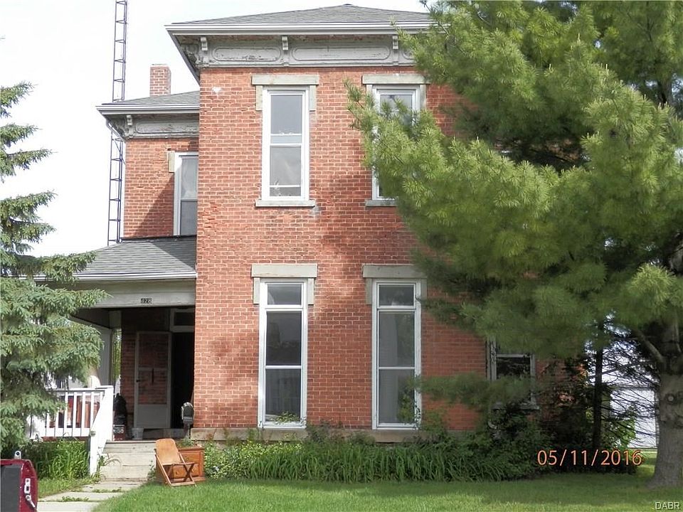 1st image of 428 E 3rd St
