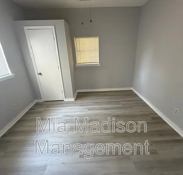 1421 Richards St — Photo 6
