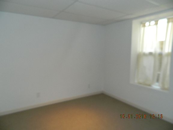 Basement bedroom with egress