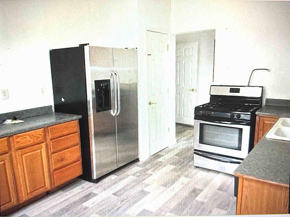 3rd image of 1211 Sipple Ave