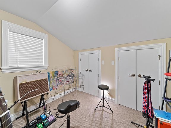 5th image of 3138 N Elston Ave