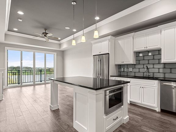 2nd image of 1024 Club View Dr Unit E302