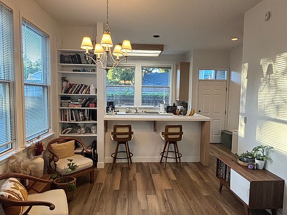 4th image of 263 Los Gatos Blvd #D