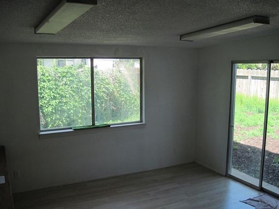 4th image of 1374 Toiyabe Ave