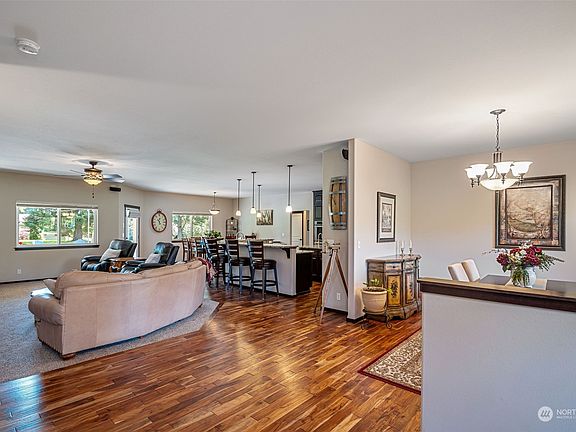 5th image of 138 NE Old Grange Way