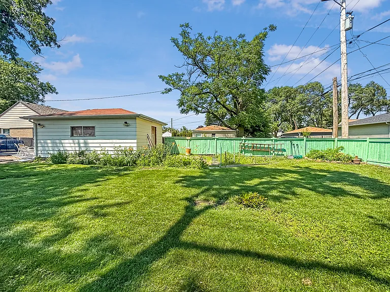 1113 Bristol Ave — Photo 10