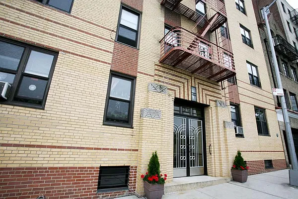 Sold by Simone Song Properties, LLC | media 22