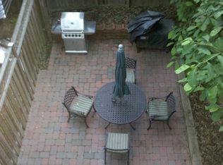 218 4th St SE APT 3, Washington, DC 20003