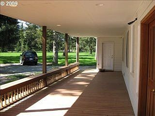 4th image of 36605 NE Holling Ave
