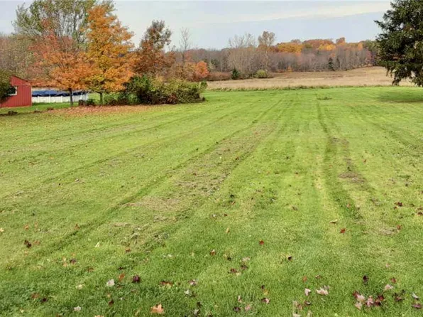 7496 Ellicott Rd #14, West Falls, NY 14170