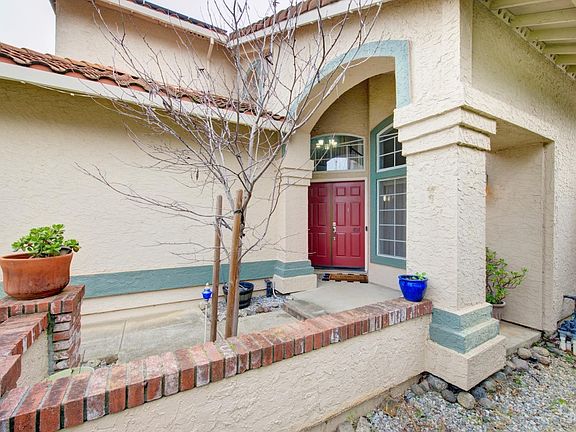 4th image of 230 Sparrow Street