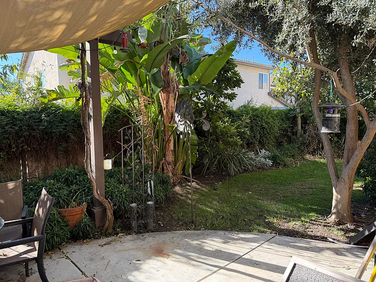 13885 Hawthorn Ave — Photo 2
