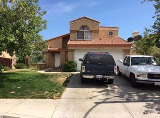 1032 E Kettering St, Lancaster, CA 93535