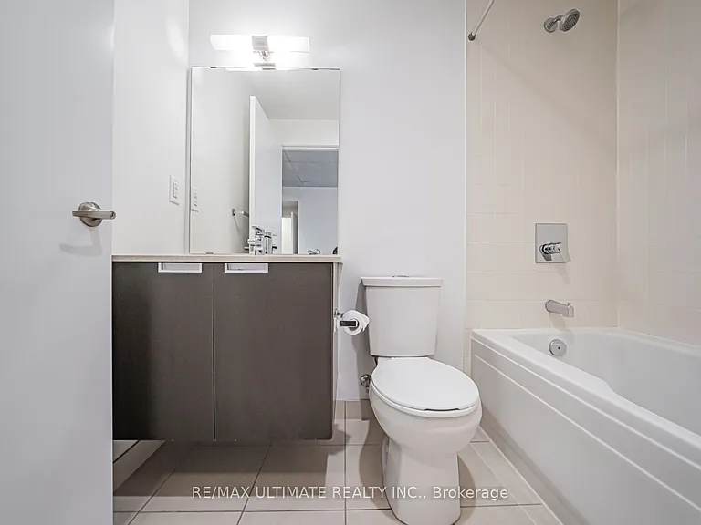 400 Wellington St W #306 — Photo 13