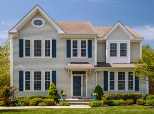 31 Fellowship Ln, Pt Chester, NY 10573