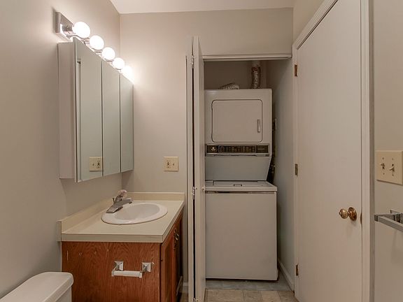3rd image of 545 Allison Dr #10