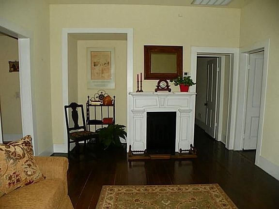3rd image of 417 S Dixon St