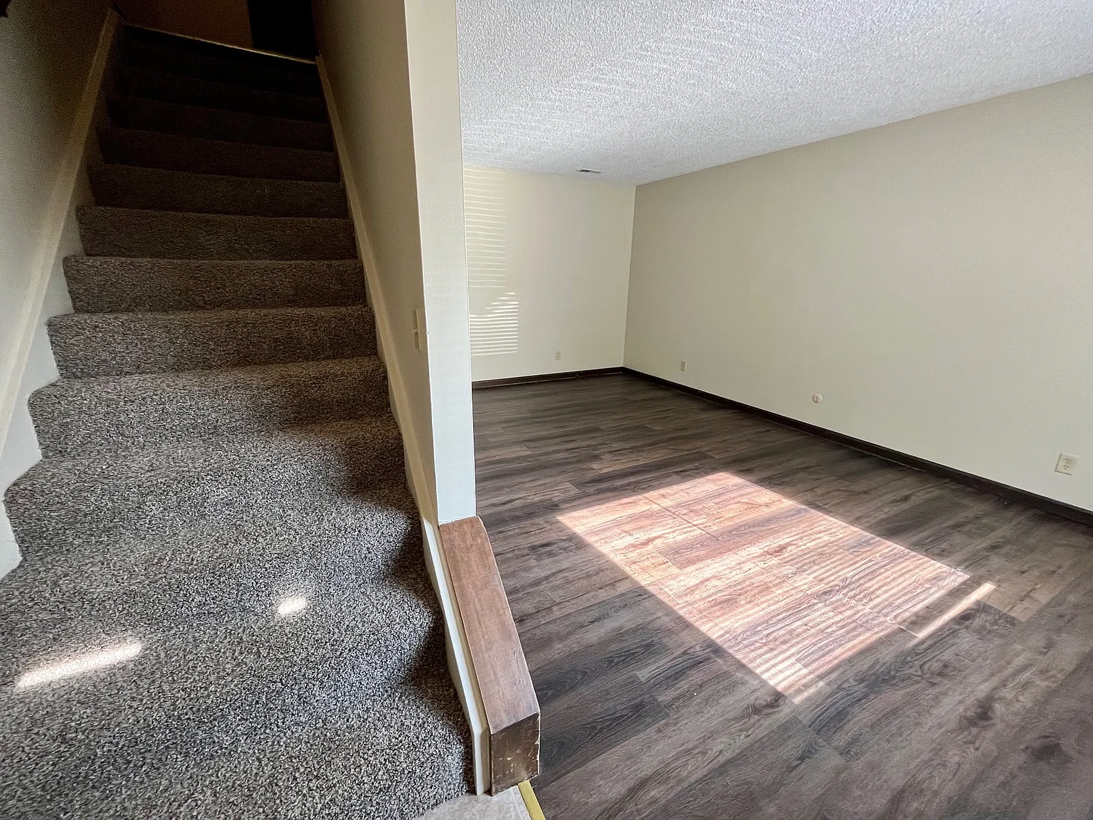 2 bed, 1.5 bath, 950 sqft, $950 — Photo 2