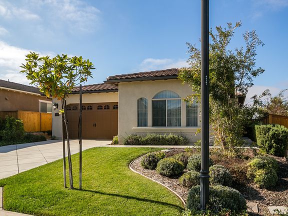 2nd image of 5701 Calle De La Rosa